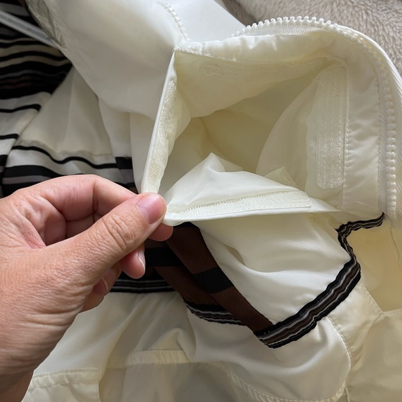 Burton | Medium | White | Snowboard Jacket - Picture 8 of 12